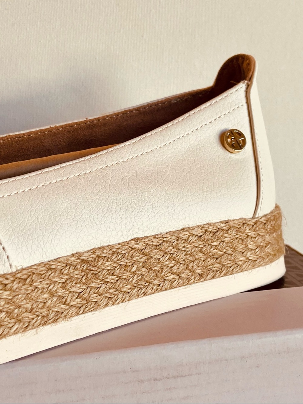 NIB GIANI BERNINI MEMORY FOAM SLIP ON ESPADRILLES WHITE WOMENS SIZE 8 - Picture 7 of 17